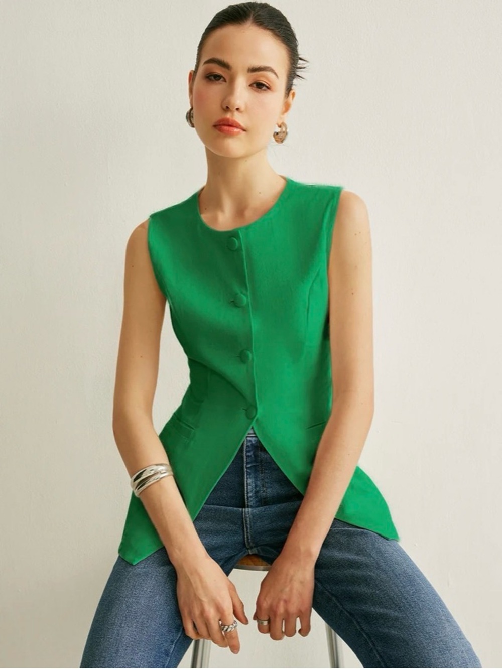 NWT Commense Button Detail Sleeveless Vest in Green. Size X-Small